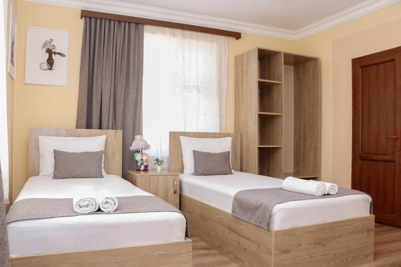 Seva Guesthouse And Cottages Byurakan Ngoại thất bức ảnh