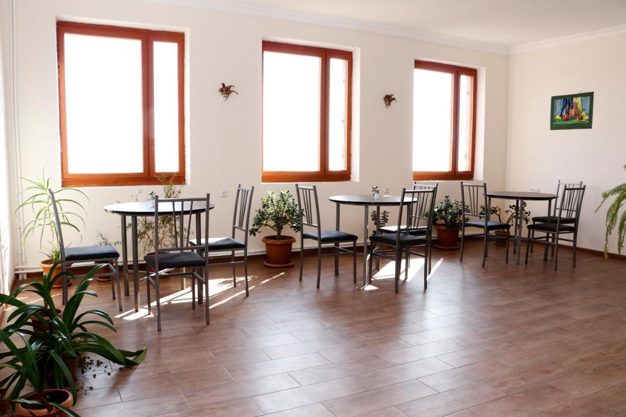 Seva Guesthouse And Cottages Byurakan Ngoại thất bức ảnh